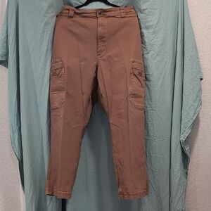 Duluth Trading Co Brown Cargo Pants with Durable Design